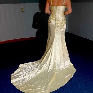 Enzoani Denise designer wedding dress never used not altered